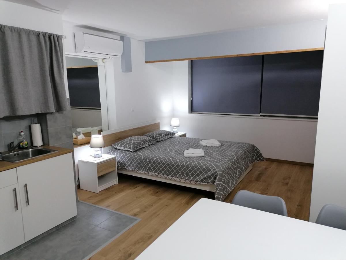 IOANNOU COURT - Natural Oak STUDIO Paphos Bagian luar foto
